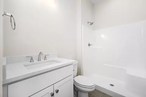 Bath - 524 Gresham Ln, Murfreesboro, TN 37129 photo 1 of 6