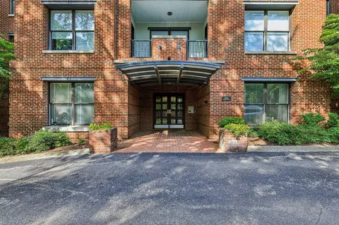 4040 Woodlawn Dr #11, Nashville, TN 37205