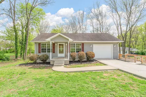 111 Oak St, Athens, TN 37303