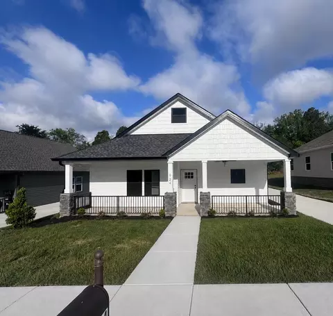 924 Stratford Ave, Sweetwater, TN 37874