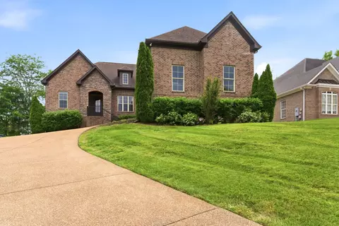 1038 Island Brook Dr, Hendersonville, TN 37075