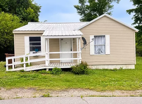 263 Reeves St, Lexington, TN 38351