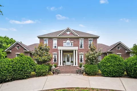 1523 N Main St, Mount Pleasant, TN 38474