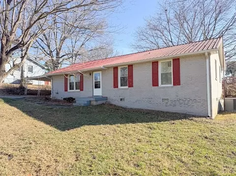 1704 Walnut Ave, Lawrenceburg, TN 38464