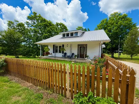 3135 Vanleer Hwy, Charlotte, TN 37036