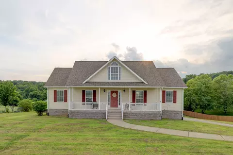 2195 Chester Harris Rd, Woodlawn, TN 37191