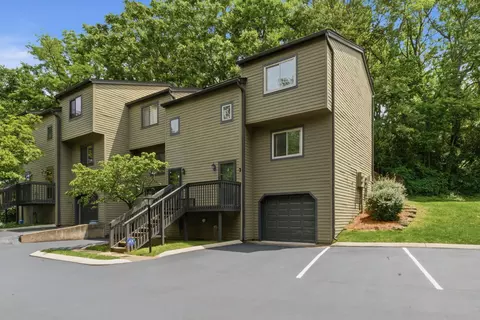 256 Summit Ridge Dr, Nashville, TN 37215