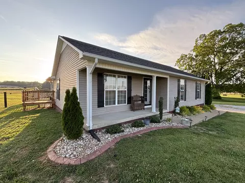479 Wesley Chapel Rd, Lawrenceburg, TN 38464