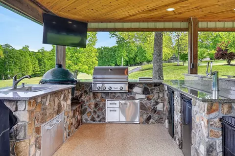 Kitchen - 933 John Henry Lewis Rd, Dunlap, TN 37327 photo 4 of 4