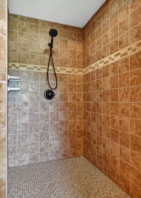 Bath - 933 John Henry Lewis Rd, Dunlap, TN 37327 photo 7 of 8