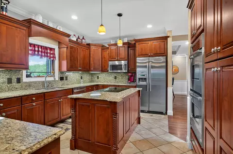 Kitchen - 933 John Henry Lewis Rd, Dunlap, TN 37327 photo 2 of 4