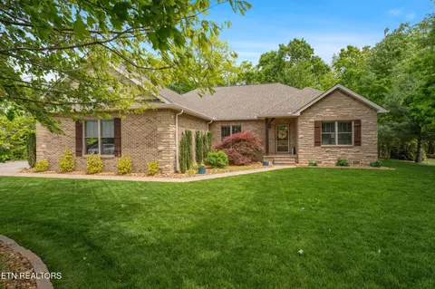 18 Cedar Ridge Cir, Crossville, TN 38558
