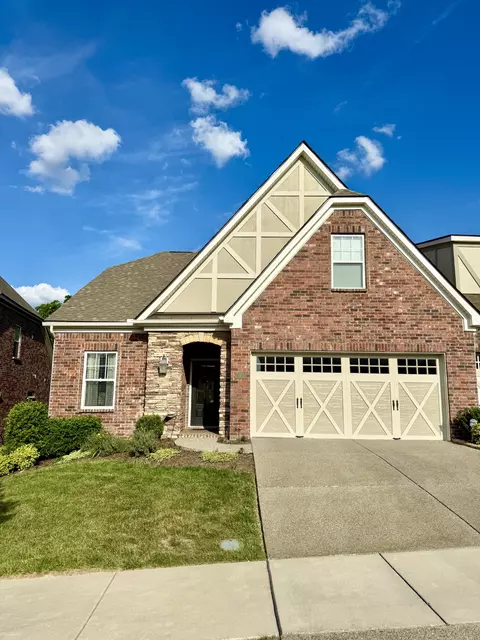 883 Cherry Grove Dr, Hendersonville, TN 37075