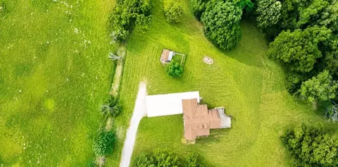 643 Bear Creek Valley Rd, Bon Aqua, TN 37025