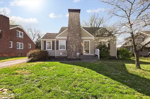 140 Hillcrest Dr, Knoxville, TN 37918
