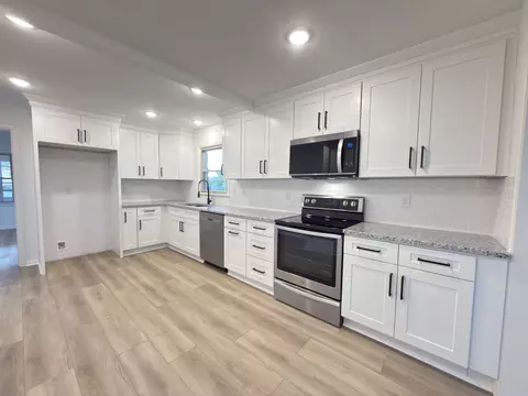 1117 Peninsula Dr, Gallatin, TN 37066