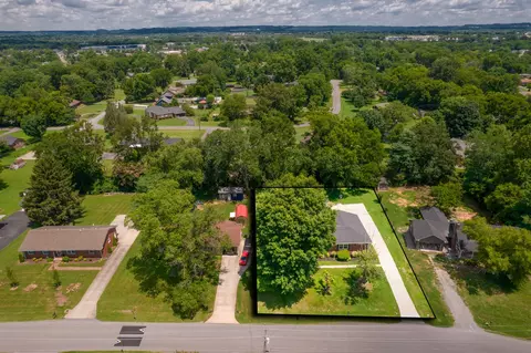 1117 Peninsula Dr, Gallatin, TN 37066