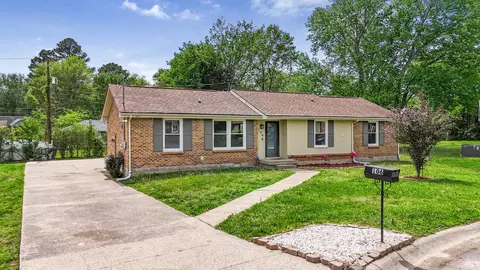 106 Winston Ct, Clarksville, TN 37042