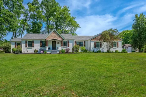 209 Academy Rd, Lebanon, TN 37087