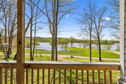 11460 Crooked Creek Rd, Lobelville, TN 37097