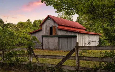 2103 Taft Hwy, Signal Mountain, TN 37377