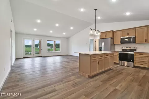 817 Hack Beaty Rd, Grimsley, TN 38565 photo 2