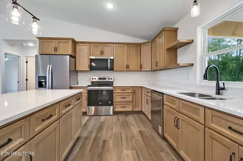 817 Hack Beaty Rd, Grimsley, TN 38565 photo 8
