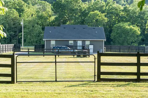Exterior - 494 Rogues Fork Rd, Bethpage, TN 37022 photo 8 of 12