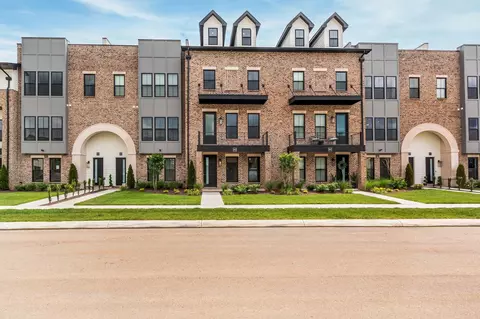 1413 Doc Johns Blvd, Murfreesboro, TN 37128