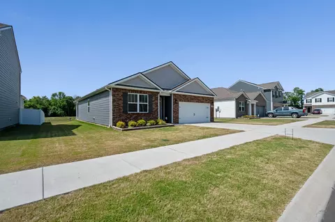 1504 Dove Dr, Lebanon, TN 37087