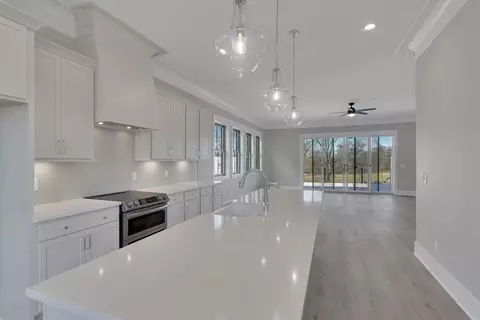 Kitchen - 1419 Doc Johns Blvd, Murfreesboro, TN 37128 photo 2 of 3