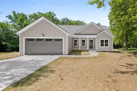 275 Brookfield Cir, Winchester, TN 37398
