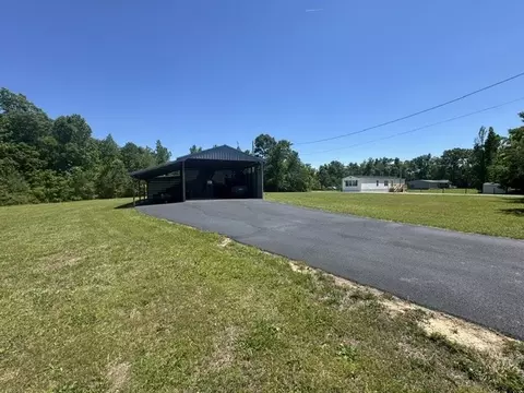 149 Horseshoe Bnd, Linden, TN 37096