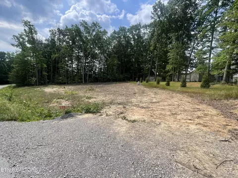 186 Summerwind Dr, Crossville, TN 38571