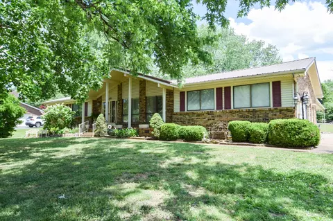 1121 Woodvale Dr, Gallatin, TN 37066