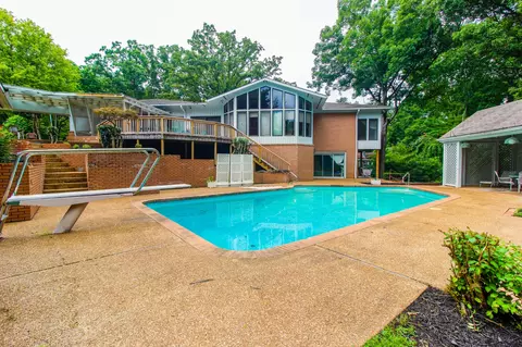 205 Hillwood Dr, Waverly, TN 37185