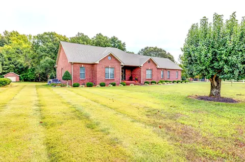 629 Mobley Rd, Clarksville, TN 37043
