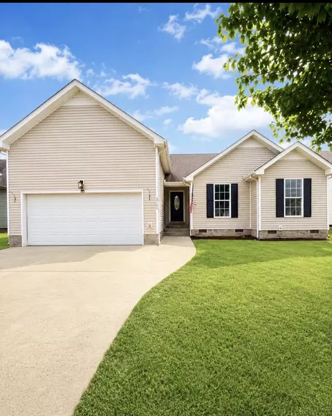3706 Nadia Dr, Clarksville, TN 37040