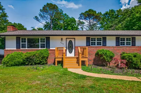 968 W Circle Dr, Rossville, GA 30741