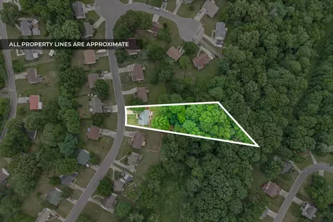 800 Leigh Ann Dr, Clarksville, TN 37042