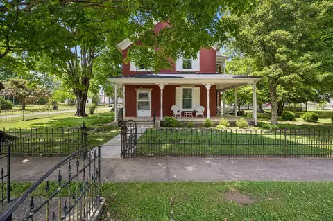 103 Cowan St W, Cowan, TN 37318