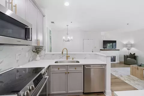 7003 Lenox Village Dr #B9, Nashville, TN 37211