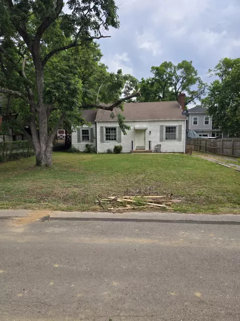 911 Carolyn Ave, Nashville, TN 37216