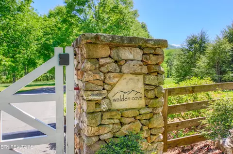 2122 Walden Cove Way, Sevierville, TN 37862
