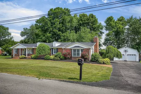 708 Dry Creek Rd, Smithville, TN 37166