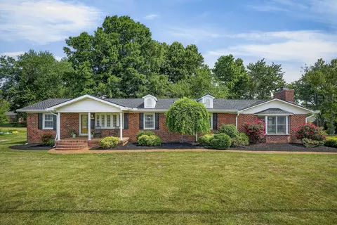 708 Dry Creek Rd, Smithville, TN 37166
