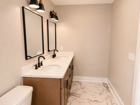 Bath - 1116 Manley Loop, Dickson, TN 37055 photo 1 of 3
