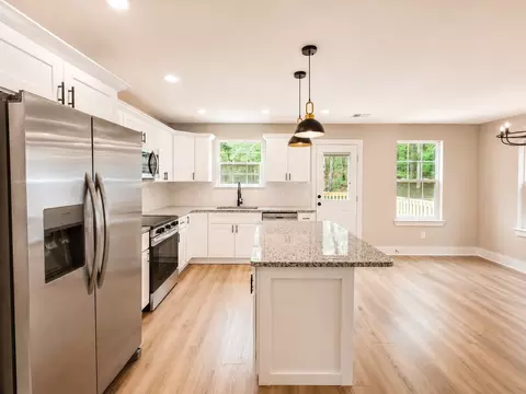 Kitchen - 1116 Manley Loop, Dickson, TN 37055 photo 2 of 3