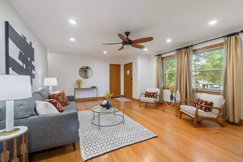 Living - 801 Vantrease Rd, Madison, TN 37115 photo 2 of 5