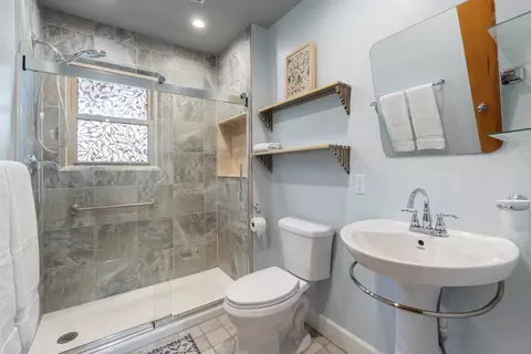 Bath - 801 Vantrease Rd, Madison, TN 37115 photo 3 of 3